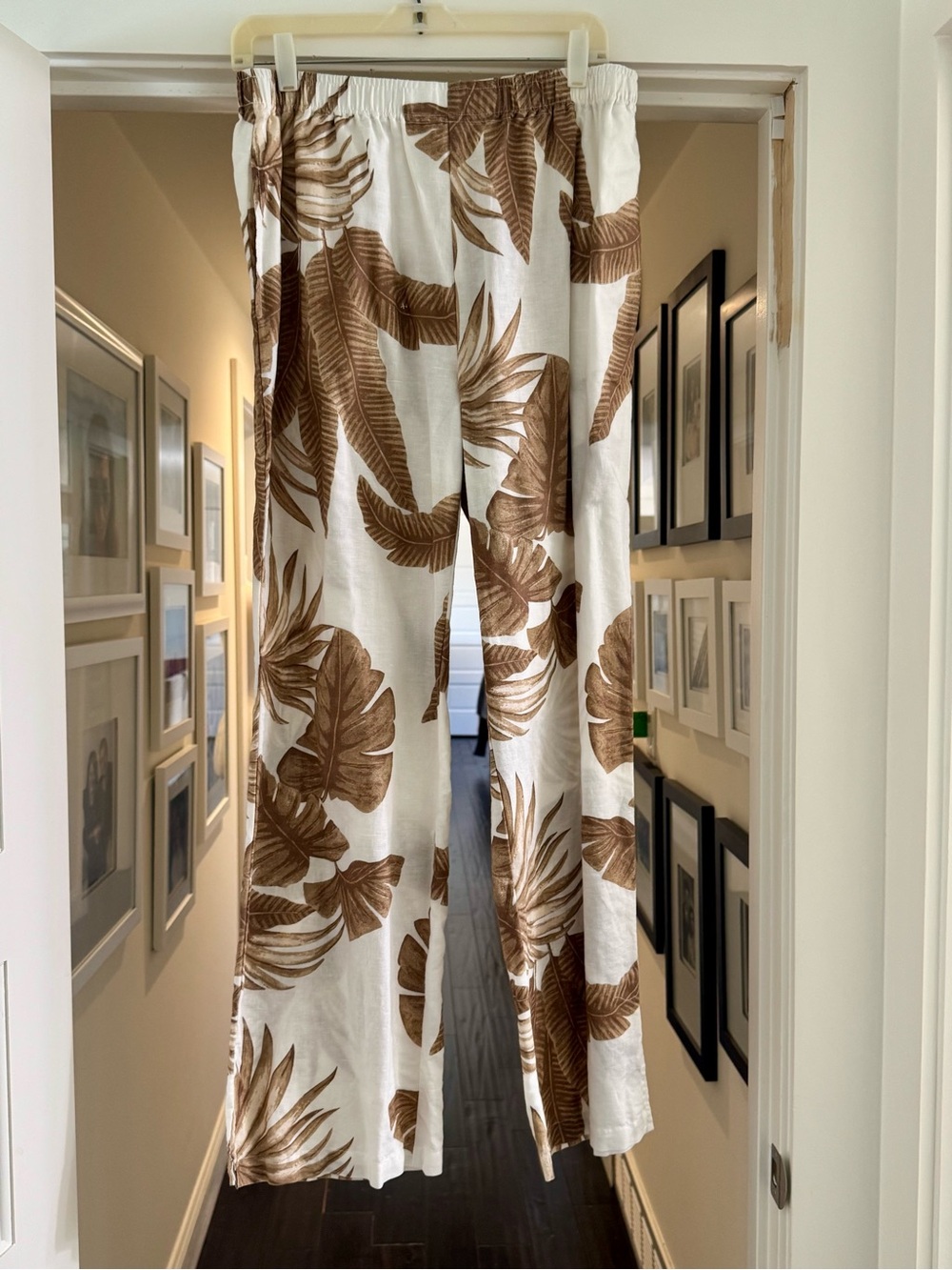 Women’s Brown Leaf Print Wide-Leg Pants